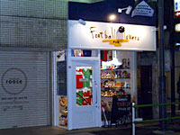 サッカーを愛する全ての人にご満足いただけるお店を目指す。