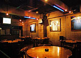 The image of the American Bar that the owner saw 20 years ago is reproduced.