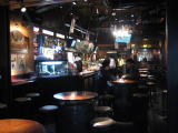 in a light-hearted, light-hearted, unpretentious manner. This English pub is the first in Nagoya!