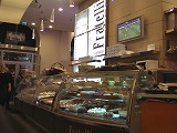 早朝から夜まで営業！ジェラートやスィーツ系中心の便利なカフェ