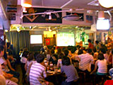 The concept is "Integration of British pub and live house".