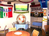 The upper floor of the Lawson Namba-naka 2-chome store is a field that welcomes soccer beginners!!