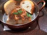 A hidden bistro in Hatchobori managed by the owner and his wife.