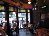 in a light-hearted, light-hearted, unpretentious manner. This English pub is the first in Nagoya!