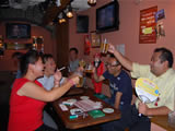 Every Tuesday only! "individualistic bar" in Ginza where Reds supporters gather.