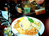 When you open the door, you will be fascinated by the interior of the authentic British pub.