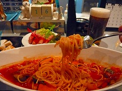 A sports cafe in Takasaki run by the owner called "Music is best in the 80s.".
