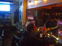 「FOOTBALL & MUSIC」をこよなく愛するオーナーの想いの詰まったバー