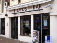 LLOYDS BAR